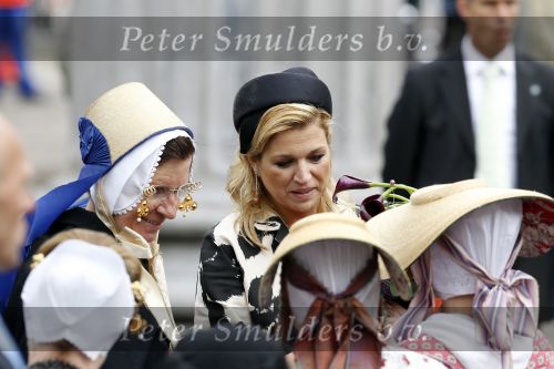 Wemeldinge/Middelburg  30 april 2010
Koningin Beatrix Prins Willem Alexander Prinses Maxima Prins Friso Prinses mabel Wisse Smit Prins Constantijn Prinses laurentien Pieter v Vollenhoven Prinses Margriet Prins Bernhard jr en Prinses Annette Prins Pieter Christiaan Prinses Anita Prins Floris en Prinses Aimee vieren koninginnedag.
Peter Smulders bv