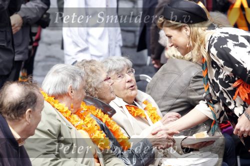 Wemeldinge/Middelburg  30 april 2010
Koningin Beatrix Prins Willem Alexander Prinses Maxima Prins Friso Prinses mabel Wisse Smit Prins Constantijn Prinses laurentien Pieter v Vollenhoven Prinses Margriet Prins Bernhard jr en Prinses Annette Prins Pieter Christiaan Prinses Anita Prins Floris en Prinses Aimee vieren koninginnedag.
Peter Smulders bv