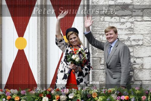 Wemeldinge/Middelburg  30 april 2010
Koningin Beatrix Prins Willem Alexander Prinses Maxima Prins Friso Prinses mabel Wisse Smit Prins Constantijn Prinses laurentien Pieter v Vollenhoven Prinses Margriet Prins Bernhard jr en Prinses Annette Prins Pieter Christiaan Prinses Anita Prins Floris en Prinses Aimee vieren koninginnedag.
Peter Smulders bv