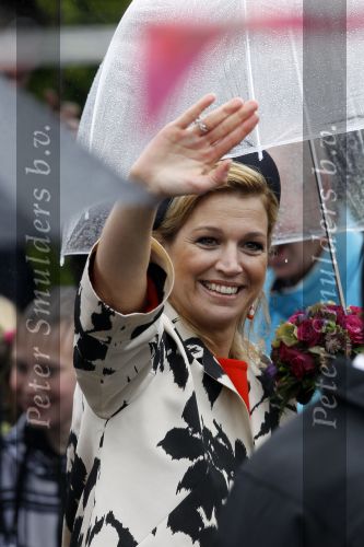 Wemeldinge/Middelburg  30 april 2010
Koningin Beatrix Prins Willem Alexander Prinses Maxima Prins Friso Prinses mabel Wisse Smit Prins Constantijn Prinses laurentien Pieter v Vollenhoven Prinses Margriet Prins Bernhard jr en Prinses Annette Prins Pieter Christiaan Prinses Anita Prins Floris en Prinses Aimee vieren koninginnedag.
Peter Smulders bv