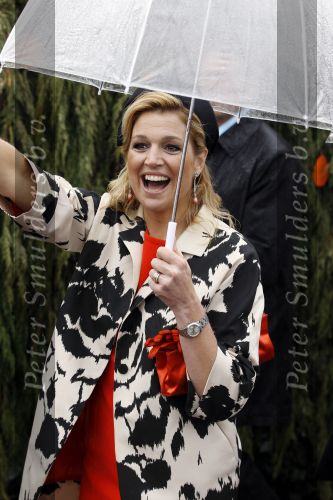 Wemeldinge/Middelburg  30 april 2010
Koningin Beatrix Prins Willem Alexander Prinses Maxima Prins Friso Prinses mabel Wisse Smit Prins Constantijn Prinses laurentien Pieter v Vollenhoven Prinses Margriet Prins Bernhard jr en Prinses Annette Prins Pieter Christiaan Prinses Anita Prins Floris en Prinses Aimee vieren koninginnedag.
Peter Smulders bv