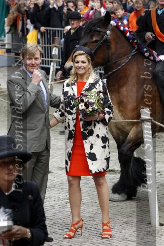 Wemeldinge/Middelburg  30 april 2010
Koningin Beatrix Prins Willem Alexander Prinses Maxima Prins Friso Prinses mabel Wisse Smit Prins Constantijn Prinses laurentien Pieter v Vollenhoven Prinses Margriet Prins Bernhard jr en Prinses Annette Prins Pieter Christiaan Prinses Anita Prins Floris en Prinses Aimee vieren koninginnedag.
Peter Smulders bv