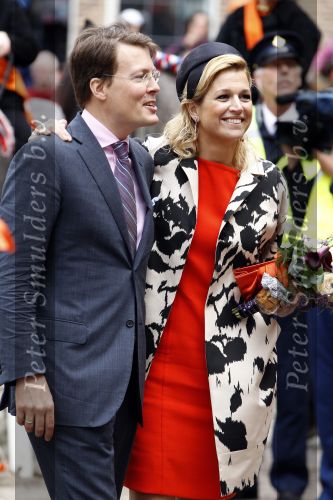 Wemeldinge/Middelburg  30 april 2010
Koningin Beatrix Prins Willem Alexander Prinses Maxima Prins Friso Prinses mabel Wisse Smit Prins Constantijn Prinses laurentien Pieter v Vollenhoven Prinses Margriet Prins Bernhard jr en Prinses Annette Prins Pieter Christiaan Prinses Anita Prins Floris en Prinses Aimee vieren koninginnedag.
Peter Smulders bv