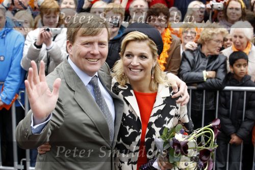 Wemeldinge/Middelburg  30 april 2010
Koningin Beatrix Prins Willem Alexander Prinses Maxima Prins Friso Prinses mabel Wisse Smit Prins Constantijn Prinses laurentien Pieter v Vollenhoven Prinses Margriet Prins Bernhard jr en Prinses Annette Prins Pieter Christiaan Prinses Anita Prins Floris en Prinses Aimee vieren koninginnedag.
Peter Smulders bv