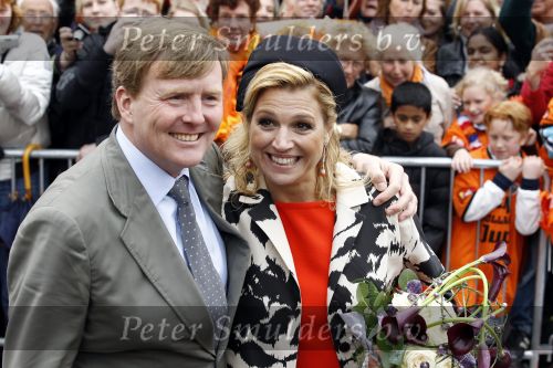 Wemeldinge/Middelburg  30 april 2010
Koningin Beatrix Prins Willem Alexander Prinses Maxima Prins Friso Prinses mabel Wisse Smit Prins Constantijn Prinses laurentien Pieter v Vollenhoven Prinses Margriet Prins Bernhard jr en Prinses Annette Prins Pieter Christiaan Prinses Anita Prins Floris en Prinses Aimee vieren koninginnedag.
Peter Smulders bv