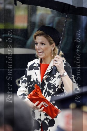 Wemeldinge/Middelburg  30 april 2010
Koningin Beatrix Prins Willem Alexander Prinses Maxima Prins Friso Prinses mabel Wisse Smit Prins Constantijn Prinses laurentien Pieter v Vollenhoven Prinses Margriet Prins Bernhard jr en Prinses Annette Prins Pieter Christiaan Prinses Anita Prins Floris en Prinses Aimee vieren koninginnedag.
Peter Smulders bv