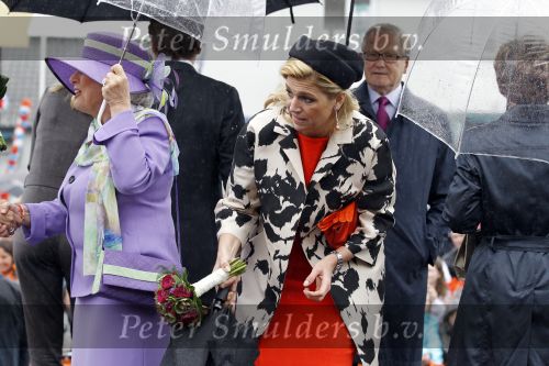 Wemeldinge/Middelburg  30 april 2010
Koningin Beatrix Prins Willem Alexander Prinses Maxima Prins Friso Prinses mabel Wisse Smit Prins Constantijn Prinses laurentien Pieter v Vollenhoven Prinses Margriet Prins Bernhard jr en Prinses Annette Prins Pieter Christiaan Prinses Anita Prins Floris en Prinses Aimee vieren koninginnedag.
Peter Smulders bv