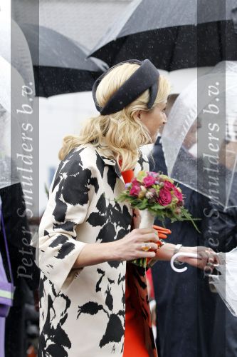 Wemeldinge/Middelburg  30 april 2010
Koningin Beatrix Prins Willem Alexander Prinses Maxima Prins Friso Prinses mabel Wisse Smit Prins Constantijn Prinses laurentien Pieter v Vollenhoven Prinses Margriet Prins Bernhard jr en Prinses Annette Prins Pieter Christiaan Prinses Anita Prins Floris en Prinses Aimee vieren koninginnedag.
Peter Smulders bv