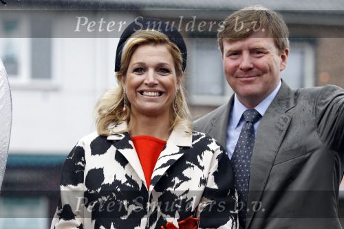 Wemeldinge/Middelburg  30 april 2010
Koningin Beatrix Prins Willem Alexander Prinses Maxima Prins Friso Prinses mabel Wisse Smit Prins Constantijn Prinses laurentien Pieter v Vollenhoven Prinses Margriet Prins Bernhard jr en Prinses Annette Prins Pieter Christiaan Prinses Anita Prins Floris en Prinses Aimee vieren koninginnedag.
Peter Smulders bv