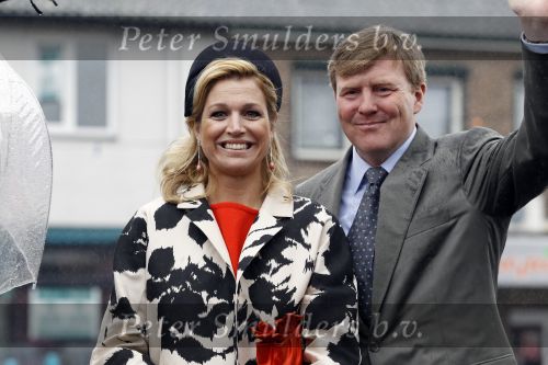Wemeldinge/Middelburg  30 april 2010
Koningin Beatrix Prins Willem Alexander Prinses Maxima Prins Friso Prinses mabel Wisse Smit Prins Constantijn Prinses laurentien Pieter v Vollenhoven Prinses Margriet Prins Bernhard jr en Prinses Annette Prins Pieter Christiaan Prinses Anita Prins Floris en Prinses Aimee vieren koninginnedag.
Peter Smulders bv