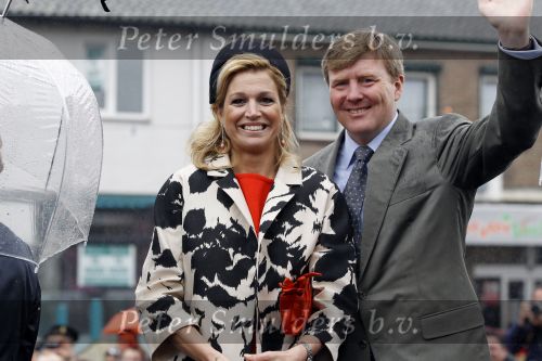 Wemeldinge/Middelburg  30 april 2010
Koningin Beatrix Prins Willem Alexander Prinses Maxima Prins Friso Prinses mabel Wisse Smit Prins Constantijn Prinses laurentien Pieter v Vollenhoven Prinses Margriet Prins Bernhard jr en Prinses Annette Prins Pieter Christiaan Prinses Anita Prins Floris en Prinses Aimee vieren koninginnedag.
Peter Smulders bv