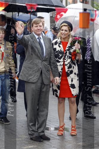 Wemeldinge/Middelburg  30 april 2010
Koningin Beatrix Prins Willem Alexander Prinses Maxima Prins Friso Prinses mabel Wisse Smit Prins Constantijn Prinses laurentien Pieter v Vollenhoven Prinses Margriet Prins Bernhard jr en Prinses Annette Prins Pieter Christiaan Prinses Anita Prins Floris en Prinses Aimee vieren koninginnedag.
Peter Smulders bv