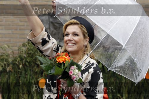 Wemeldinge/Middelburg  30 april 2010
Koningin Beatrix Prins Willem Alexander Prinses Maxima Prins Friso Prinses mabel Wisse Smit Prins Constantijn Prinses laurentien Pieter v Vollenhoven Prinses Margriet Prins Bernhard jr en Prinses Annette Prins Pieter Christiaan Prinses Anita Prins Floris en Prinses Aimee vieren koninginnedag.
Peter Smulders bv