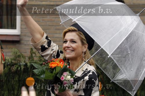 Wemeldinge/Middelburg  30 april 2010
Koningin Beatrix Prins Willem Alexander Prinses Maxima Prins Friso Prinses mabel Wisse Smit Prins Constantijn Prinses laurentien Pieter v Vollenhoven Prinses Margriet Prins Bernhard jr en Prinses Annette Prins Pieter Christiaan Prinses Anita Prins Floris en Prinses Aimee vieren koninginnedag.
Peter Smulders bv