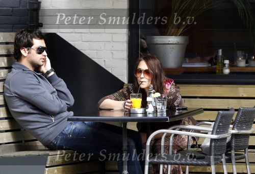 Amsterdam 25 april 2010
Melody Klaver met vriend op terras in amsterdam.
Peter Smulders bv