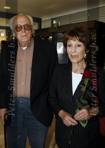 Laren 19 april 2010
Presentatie boek en de 85 e verjaardag van Johnny Kraaijkamp sr in het Rosa Spier huis. Mies Bouwman met Leen Timp
Peter Smulders bv