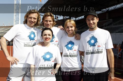 Amsterdam 18 april 2010
Prins Willem Alexander neemt deel aan Run for water vanuit het Olympisch stadion. Ilona Rooderkerk en Katherina Justic Mick de Lint en Dirk Taat van Onderweg naar morgen
Peter Smulders bv