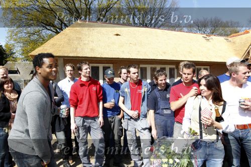 Laren 23 april 2010
Bereiken van het hoogste punt van het huis van Patrick Kluivert en Rossana Kluivert Lima in Laren. Shane en Nino waren ook aanwezig.
Peter Smulders bv