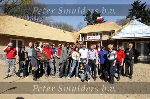 Laren 23 april 2010
Bereiken van het hoogste punt van het huis van Patrick Kluivert en Rossana Kluivert Lima in Laren. Shane en Nino waren ook aanwezig.
Peter Smulders bv