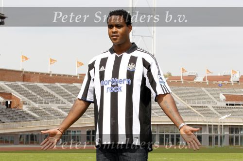 Amsterdam 29 april 2010
Patrick Kluivert gaat tijdens de WK voetbal voor eurosport werken.
De presentatie was in het Olympisch stadion.
Peter Smulders bv