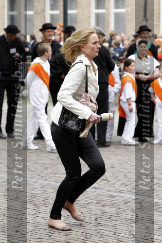 Wemeldinge/Middelburg  30 april 2010
Koningin Beatrix Prins Willem Alexander Prinses Maxima Prins Friso Prinses mabel Wisse Smit Prins Constantijn Prinses laurentien Pieter v Vollenhoven Prinses Margriet Prins Bernhard jr en Prinses Annette Prins Pieter Christiaan Prinses Anita Prins Floris en Prinses Aimee vieren koninginnedag. Vriendin paul Witteman
Peter Smulders bv