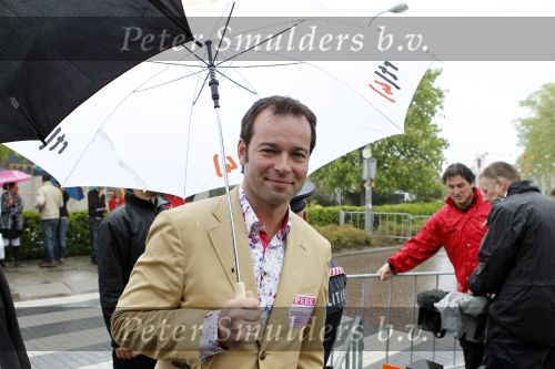 Wemeldinge/Middelburg  30 april 2010
Koningin Beatrix Prins Willem Alexander Prinses Maxima Prins Friso Prinses mabel Wisse Smit Prins Constantijn Prinses laurentien Pieter v Vollenhoven Prinses Margriet Prins Bernhard jr en Prinses Annette Prins Pieter Christiaan Prinses Anita Prins Floris en Prinses Aimee vieren koninginnedag. Peter v d Vorst
Peter Smulders bv