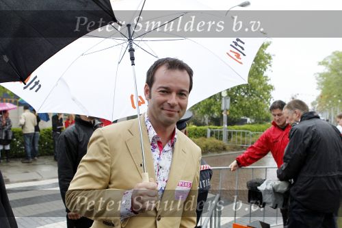Wemeldinge/Middelburg  30 april 2010
Koningin Beatrix Prins Willem Alexander Prinses Maxima Prins Friso Prinses mabel Wisse Smit Prins Constantijn Prinses laurentien Pieter v Vollenhoven Prinses Margriet Prins Bernhard jr en Prinses Annette Prins Pieter Christiaan Prinses Anita Prins Floris en Prinses Aimee vieren koninginnedag. Peter v d Vorst
Peter Smulders bv