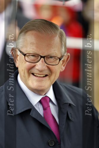 Wemeldinge/Middelburg  30 april 2010
Koningin Beatrix Prins Willem Alexander Prinses Maxima Prins Friso Prinses mabel Wisse Smit Prins Constantijn Prinses laurentien Pieter v Vollenhoven Prinses Margriet Prins Bernhard jr en Prinses Annette Prins Pieter Christiaan Prinses Anita Prins Floris en Prinses Aimee vieren koninginnedag.
Peter Smulders bv
