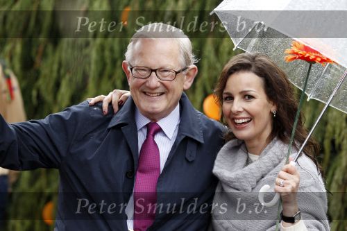 Wemeldinge/Middelburg  30 april 2010
Koningin Beatrix Prins Willem Alexander Prinses Maxima Prins Friso Prinses mabel Wisse Smit Prins Constantijn Prinses laurentien Pieter v Vollenhoven Prinses Margriet Prins Bernhard jr en Prinses Annette Prins Pieter Christiaan Prinses Anita Prins Floris en Prinses Aimee vieren koninginnedag.
Peter Smulders bv