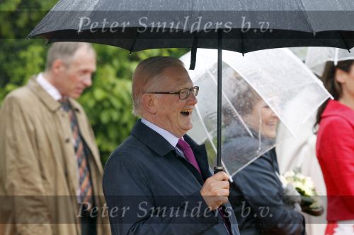 Wemeldinge/Middelburg  30 april 2010
Koningin Beatrix Prins Willem Alexander Prinses Maxima Prins Friso Prinses mabel Wisse Smit Prins Constantijn Prinses laurentien Pieter v Vollenhoven Prinses Margriet Prins Bernhard jr en Prinses Annette Prins Pieter Christiaan Prinses Anita Prins Floris en Prinses Aimee vieren koninginnedag.
Peter Smulders bv