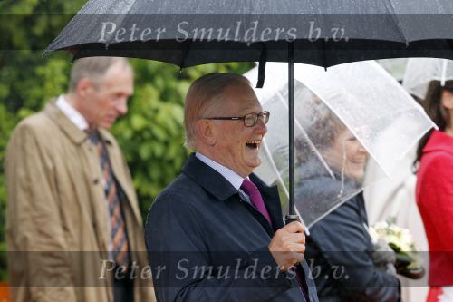 Wemeldinge/Middelburg  30 april 2010
Koningin Beatrix Prins Willem Alexander Prinses Maxima Prins Friso Prinses mabel Wisse Smit Prins Constantijn Prinses laurentien Pieter v Vollenhoven Prinses Margriet Prins Bernhard jr en Prinses Annette Prins Pieter Christiaan Prinses Anita Prins Floris en Prinses Aimee vieren koninginnedag.
Peter Smulders bv
