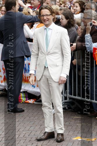Wemeldinge/Middelburg  30 april 2010
Koningin Beatrix Prins Willem Alexander Prinses Maxima Prins Friso Prinses mabel Wisse Smit Prins Constantijn Prinses laurentien Pieter v Vollenhoven Prinses Margriet Prins Bernhard jr en Prinses Annette Prins Pieter Christiaan Prinses Anita Prins Floris en Prinses Aimee vieren koninginnedag.
Peter Smulders bv