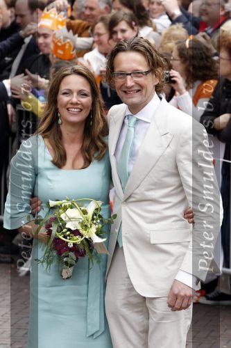 Wemeldinge/Middelburg  30 april 2010
Koningin Beatrix Prins Willem Alexander Prinses Maxima Prins Friso Prinses mabel Wisse Smit Prins Constantijn Prinses laurentien Pieter v Vollenhoven Prinses Margriet Prins Bernhard jr en Prinses Annette Prins Pieter Christiaan Prinses Anita Prins Floris en Prinses Aimee vieren koninginnedag.
Peter Smulders bv