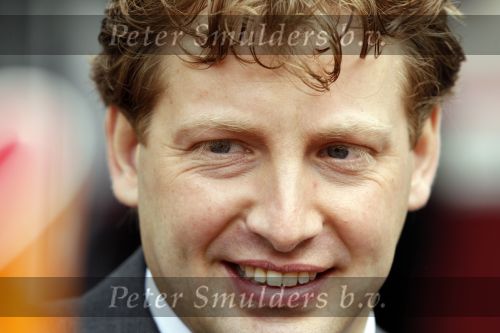 Wemeldinge/Middelburg  30 april 2010
Koningin Beatrix Prins Willem Alexander Prinses Maxima Prins Friso Prinses mabel Wisse Smit Prins Constantijn Prinses laurentien Pieter v Vollenhoven Prinses Margriet Prins Bernhard jr en Prinses Annette Prins Pieter Christiaan Prinses Anita Prins Floris en Prinses Aimee vieren koninginnedag.
Peter Smulders bv