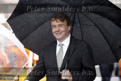 Wemeldinge/Middelburg  30 april 2010
Koningin Beatrix Prins Willem Alexander Prinses Maxima Prins Friso Prinses mabel Wisse Smit Prins Constantijn Prinses laurentien Pieter v Vollenhoven Prinses Margriet Prins Bernhard jr en Prinses Annette Prins Pieter Christiaan Prinses Anita Prins Floris en Prinses Aimee vieren koninginnedag.
Peter Smulders bv