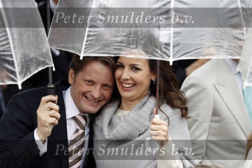 Wemeldinge/Middelburg  30 april 2010
Koningin Beatrix Prins Willem Alexander Prinses Maxima Prins Friso Prinses mabel Wisse Smit Prins Constantijn Prinses laurentien Pieter v Vollenhoven Prinses Margriet Prins Bernhard jr en Prinses Annette Prins Pieter Christiaan Prinses Anita Prins Floris en Prinses Aimee vieren koninginnedag.
Peter Smulders bv