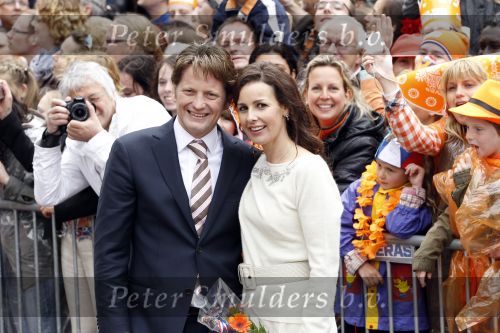 Wemeldinge/Middelburg  30 april 2010
Koningin Beatrix Prins Willem Alexander Prinses Maxima Prins Friso Prinses mabel Wisse Smit Prins Constantijn Prinses laurentien Pieter v Vollenhoven Prinses Margriet Prins Bernhard jr en Prinses Annette Prins Pieter Christiaan Prinses Anita Prins Floris en Prinses Aimee vieren koninginnedag.
Peter Smulders bv