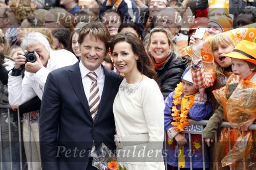 Wemeldinge/Middelburg  30 april 2010
Koningin Beatrix Prins Willem Alexander Prinses Maxima Prins Friso Prinses mabel Wisse Smit Prins Constantijn Prinses laurentien Pieter v Vollenhoven Prinses Margriet Prins Bernhard jr en Prinses Annette Prins Pieter Christiaan Prinses Anita Prins Floris en Prinses Aimee vieren koninginnedag.
Peter Smulders bv
