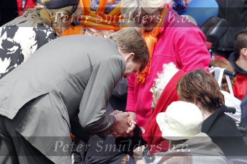 Wemeldinge/Middelburg  30 april 2010
Koningin Beatrix Prins Willem Alexander Prinses Maxima Prins Friso Prinses mabel Wisse Smit Prins Constantijn Prinses laurentien Pieter v Vollenhoven Prinses Margriet Prins Bernhard jr en Prinses Annette Prins Pieter Christiaan Prinses Anita Prins Floris en Prinses Aimee vieren koninginnedag.
Peter Smulders bv