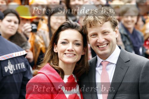 Wemeldinge/Middelburg  30 april 2010
Koningin Beatrix Prins Willem Alexander Prinses Maxima Prins Friso Prinses mabel Wisse Smit Prins Constantijn Prinses laurentien Pieter v Vollenhoven Prinses Margriet Prins Bernhard jr en Prinses Annette Prins Pieter Christiaan Prinses Anita Prins Floris en Prinses Aimee vieren koninginnedag.
Peter Smulders bv