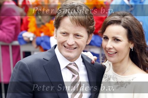 Wemeldinge/Middelburg  30 april 2010
Koningin Beatrix Prins Willem Alexander Prinses Maxima Prins Friso Prinses mabel Wisse Smit Prins Constantijn Prinses laurentien Pieter v Vollenhoven Prinses Margriet Prins Bernhard jr en Prinses Annette Prins Pieter Christiaan Prinses Anita Prins Floris en Prinses Aimee vieren koninginnedag.
Peter Smulders bv