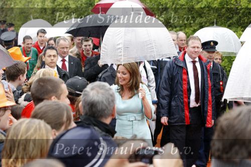 Wemeldinge/Middelburg  30 april 2010
Koningin Beatrix Prins Willem Alexander Prinses Maxima Prins Friso Prinses mabel Wisse Smit Prins Constantijn Prinses laurentien Pieter v Vollenhoven Prinses Margriet Prins Bernhard jr en Prinses Annette Prins Pieter Christiaan Prinses Anita Prins Floris en Prinses Aimee vieren koninginnedag.
Peter Smulders bv