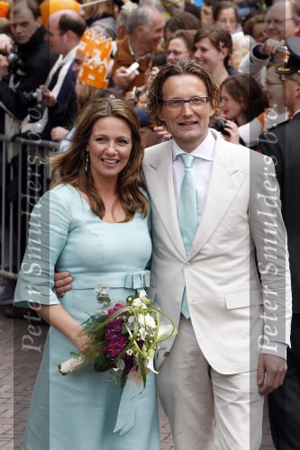 Wemeldinge/Middelburg  30 april 2010
Koningin Beatrix Prins Willem Alexander Prinses Maxima Prins Friso Prinses mabel Wisse Smit Prins Constantijn Prinses laurentien Pieter v Vollenhoven Prinses Margriet Prins Bernhard jr en Prinses Annette Prins Pieter Christiaan Prinses Anita Prins Floris en Prinses Aimee vieren koninginnedag.
Peter Smulders bv