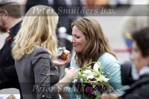 Wemeldinge/Middelburg  30 april 2010
Koningin Beatrix Prins Willem Alexander Prinses Maxima Prins Friso Prinses mabel Wisse Smit Prins Constantijn Prinses laurentien Pieter v Vollenhoven Prinses Margriet Prins Bernhard jr en Prinses Annette Prins Pieter Christiaan Prinses Anita Prins Floris en Prinses Aimee vieren koninginnedag.
Peter Smulders bv