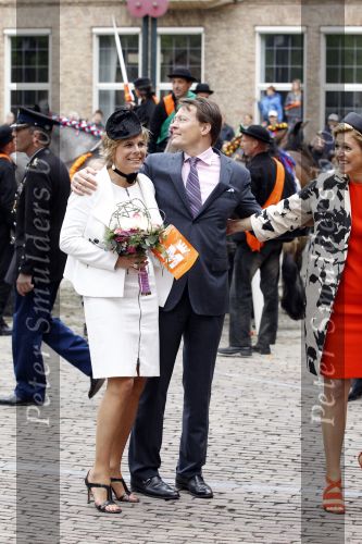 Wemeldinge/Middelburg  30 april 2010
Koningin Beatrix Prins Willem Alexander Prinses Maxima Prins Friso Prinses mabel Wisse Smit Prins Constantijn Prinses laurentien Pieter v Vollenhoven Prinses Margriet Prins Bernhard jr en Prinses Annette Prins Pieter Christiaan Prinses Anita Prins Floris en Prinses Aimee vieren koninginnedag.
Peter Smulders bv