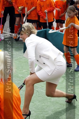 Wemeldinge/Middelburg  30 april 2010
Koningin Beatrix Prins Willem Alexander Prinses Maxima Prins Friso Prinses mabel Wisse Smit Prins Constantijn Prinses laurentien Pieter v Vollenhoven Prinses Margriet Prins Bernhard jr en Prinses Annette Prins Pieter Christiaan Prinses Anita Prins Floris en Prinses Aimee vieren koninginnedag.
Peter Smulders bv