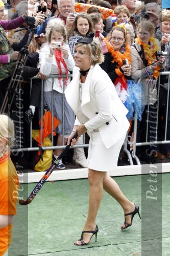 Wemeldinge/Middelburg  30 april 2010
Koningin Beatrix Prins Willem Alexander Prinses Maxima Prins Friso Prinses mabel Wisse Smit Prins Constantijn Prinses laurentien Pieter v Vollenhoven Prinses Margriet Prins Bernhard jr en Prinses Annette Prins Pieter Christiaan Prinses Anita Prins Floris en Prinses Aimee vieren koninginnedag.
Peter Smulders bv