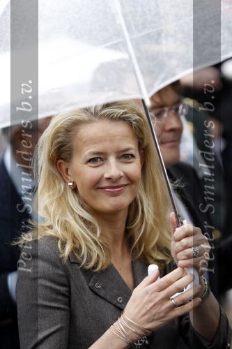 Wemeldinge/Middelburg  30 april 2010
Koningin Beatrix Prins Willem Alexander Prinses Maxima Prins Friso Prinses mabel Wisse Smit Prins Constantijn Prinses laurentien Pieter v Vollenhoven Prinses Margriet Prins Bernhard jr en Prinses Annette Prins Pieter Christiaan Prinses Anita Prins Floris en Prinses Aimee vieren koninginnedag.
Peter Smulders bv