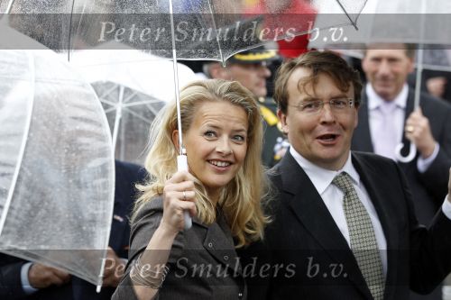 Wemeldinge/Middelburg  30 april 2010
Koningin Beatrix Prins Willem Alexander Prinses Maxima Prins Friso Prinses mabel Wisse Smit Prins Constantijn Prinses laurentien Pieter v Vollenhoven Prinses Margriet Prins Bernhard jr en Prinses Annette Prins Pieter Christiaan Prinses Anita Prins Floris en Prinses Aimee vieren koninginnedag.
Peter Smulders bv