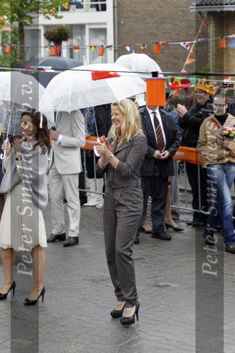 Wemeldinge/Middelburg  30 april 2010
Koningin Beatrix Prins Willem Alexander Prinses Maxima Prins Friso Prinses mabel Wisse Smit Prins Constantijn Prinses laurentien Pieter v Vollenhoven Prinses Margriet Prins Bernhard jr en Prinses Annette Prins Pieter Christiaan Prinses Anita Prins Floris en Prinses Aimee vieren koninginnedag.
Peter Smulders bv